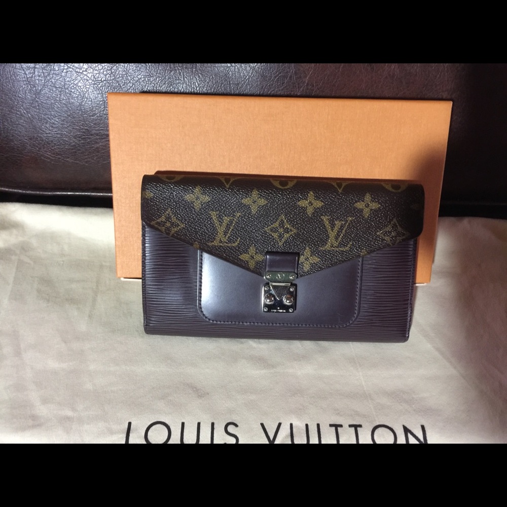 Lv clutch/wallet